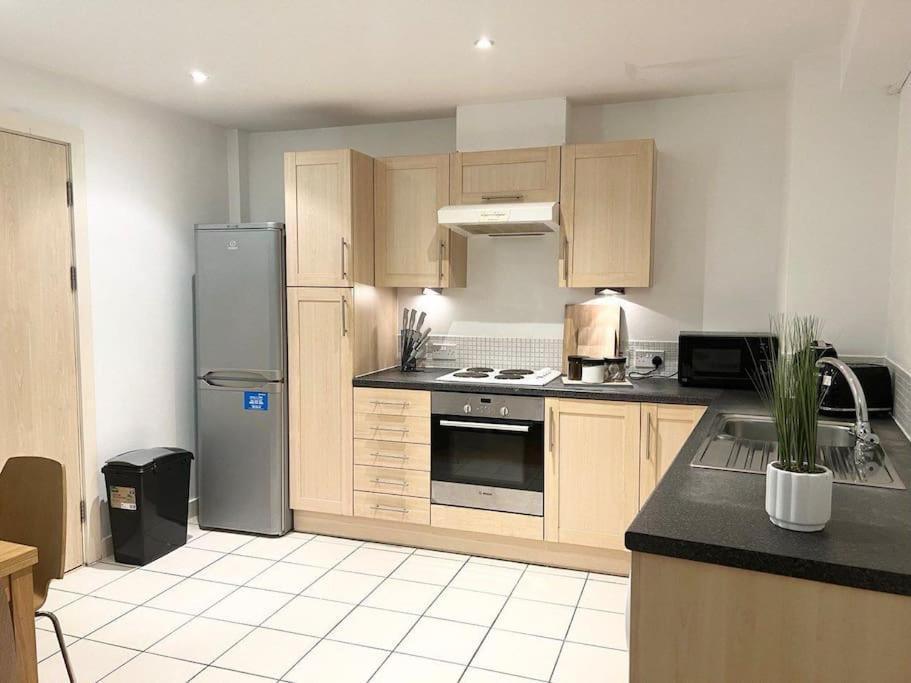 2 Bedroom City Center Apartment Manchester Exterior foto